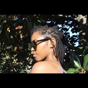 Meet your Posher, Simone